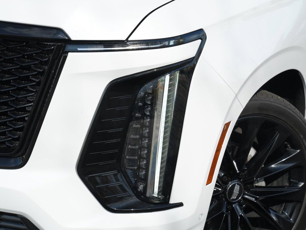 Used 2026 Cadillac Escalade Platinum Sport AWD/4WD image 4
