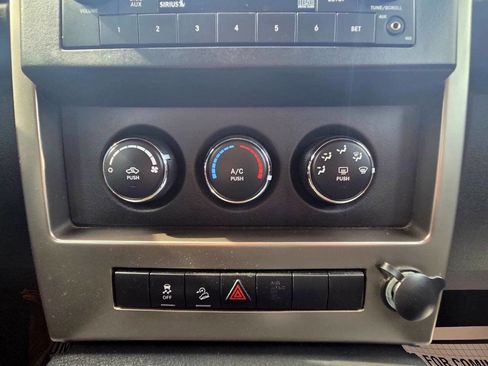 Used 2012 Jeep Liberty Sport image 30