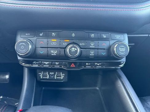 Used 2024 Dodge Durango GT AWD/4WD image 4