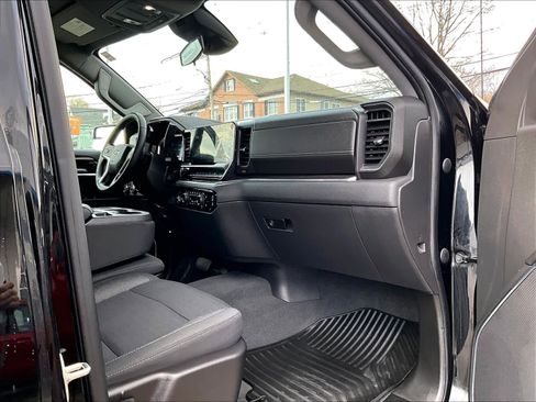 Used 2023 Chevrolet Silverado 1500 LT image 14