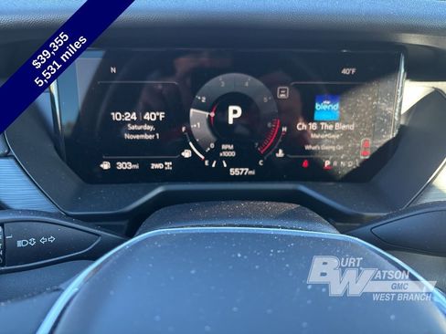 Used 2025 GMC Acadia Elevation w/ Black Edition image 13