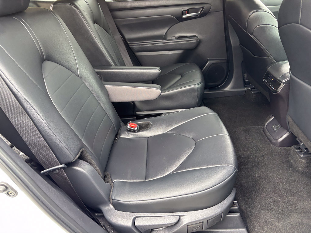 Used 2026 Toyota Highlander XLE AWD/4WD image 44