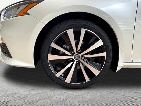 Used 2021 Nissan Altima 2.5 SR w/ SR Premium Package AWD/4WD image 31