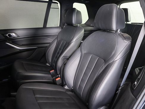 Used 2022 BMW X7 xDrive40i w/ M Sport Package image 35