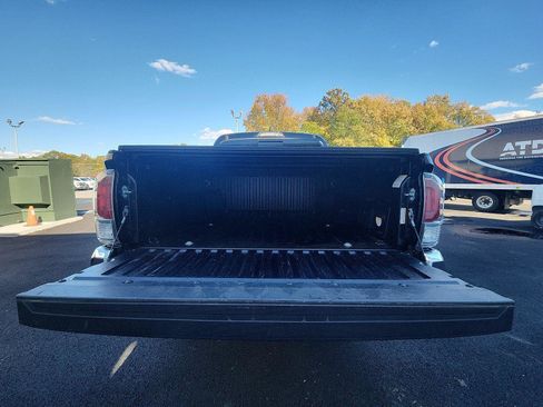 Used 2023 Toyota Tacoma TRD Off-Road image 25