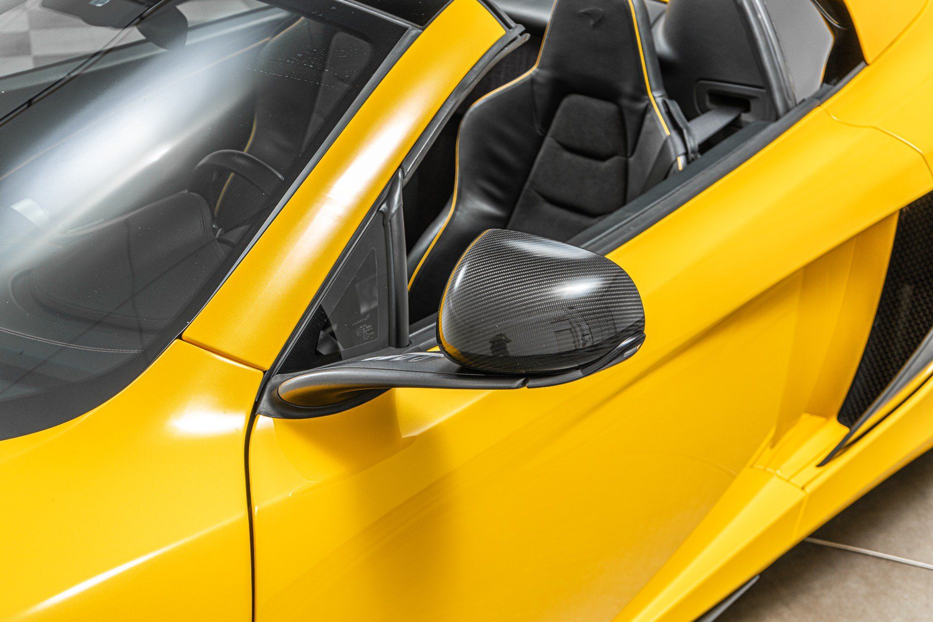 Used 2015 McLaren 650S Spider RWD image 35
