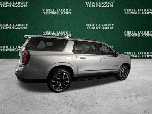 Used 2025 Chevrolet Suburban RST image 7