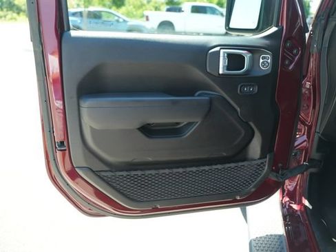 Used 2022 Jeep Wrangler Sport AWD/4WD image 14