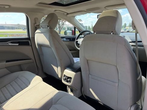 Used 2020 Ford Fusion SE FWD image 30