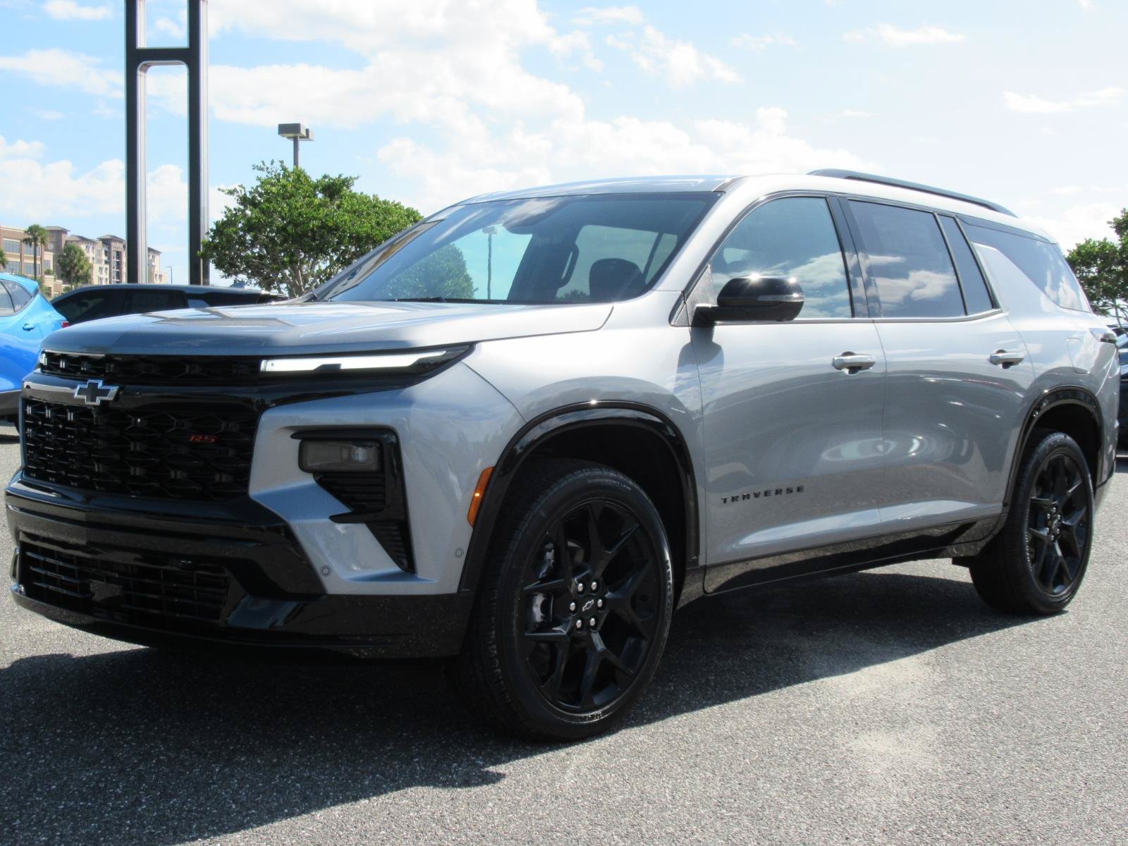 New 2026 Chevrolet Traverse RS w/ LPO, Floor Liner Package FWD image 3