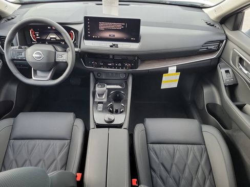 New 2026 Nissan Rogue Platinum image 17