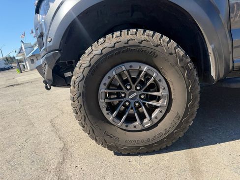 Used 2020 Ford F150 Raptor w/ Equipment Group 802A Luxury AWD/4WD image 9