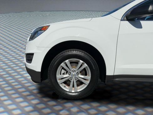 Used 2017 Chevrolet Equinox LS FWD image 11