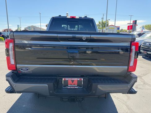 New 2026 Ford F350 Platinum w/ Tremor Off-Road Package AWD/4WD image 4