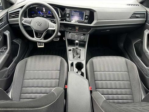 Used 2024 Volkswagen Jetta Sport image 18