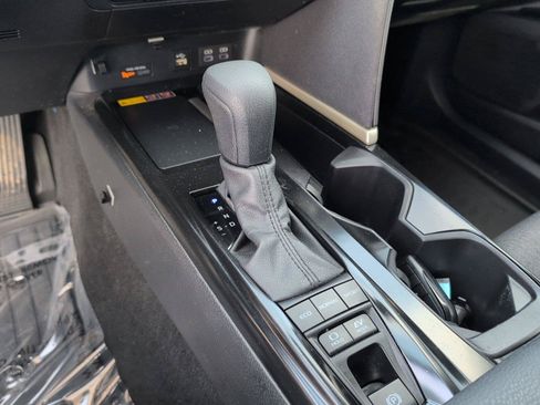 Used 2025 Toyota Camry LE w/ Convenience Package FWD image 19