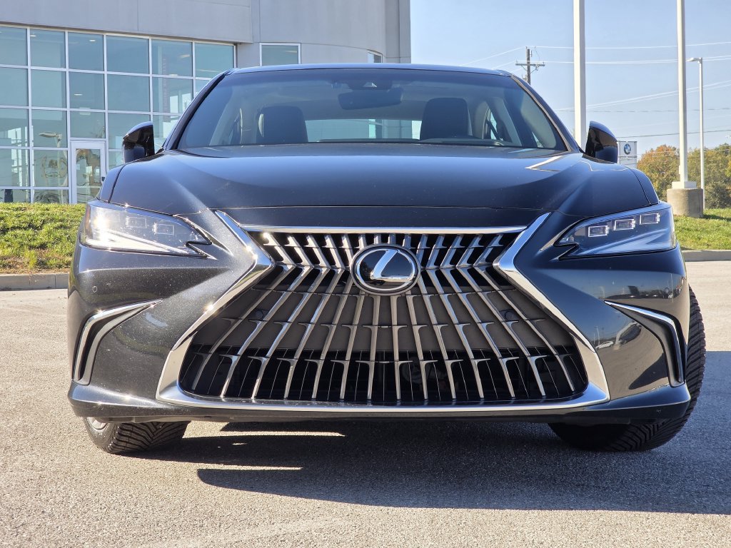 Certified 2023 Lexus ES 300h w/ Accessory Package (Z2) FWD image 4