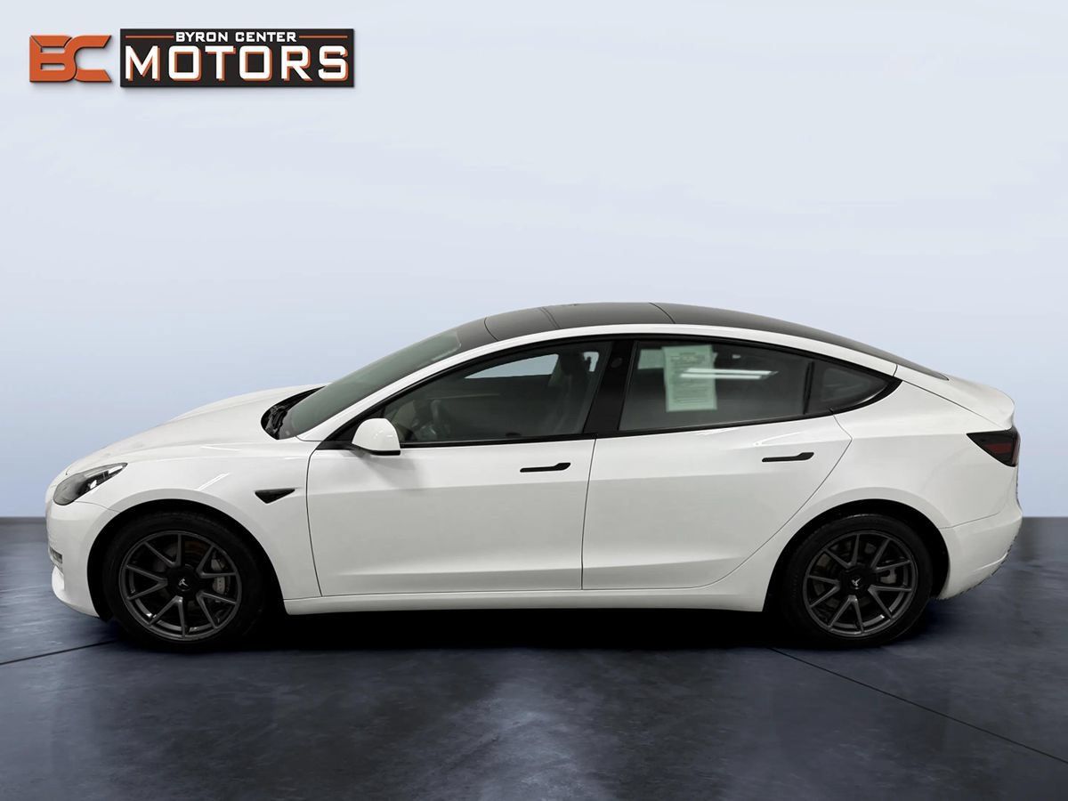 Used 2023 Tesla Model 3 Standard Range RWD image 3