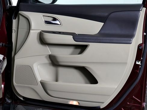 Used 2014 Honda Odyssey EX image 37