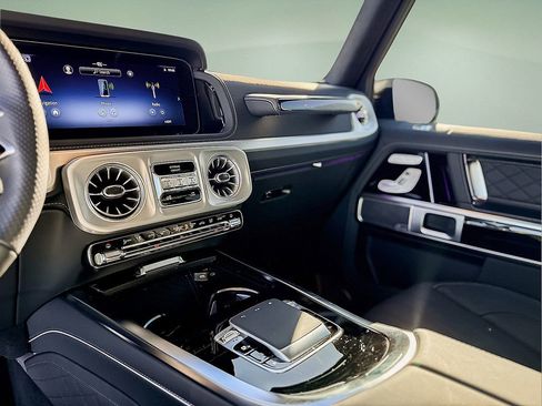Used 2025 Mercedes-Benz G 63 AMG 4MATIC image 27