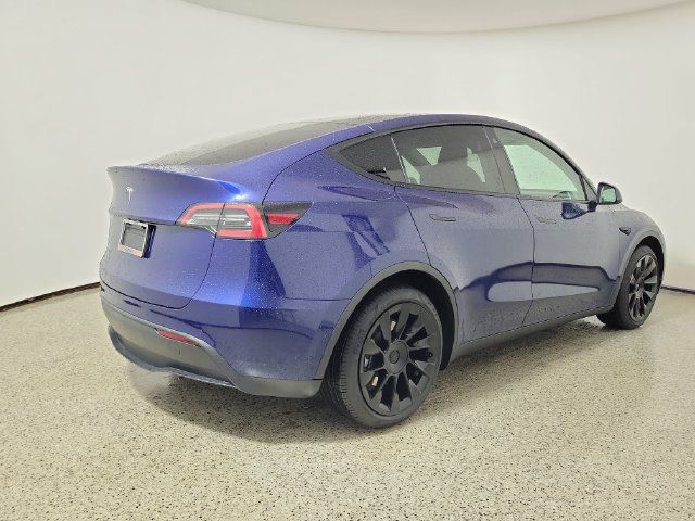 Used 2022 Tesla Model Y Long Range AWD/4WD image 5
