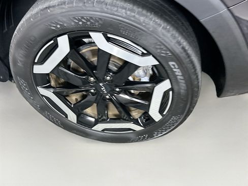Used 2025 Kia Telluride S FWD image 11