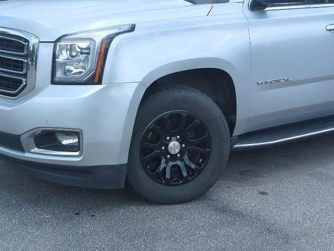Used 2019 GMC Yukon XL SLT w/ Open Road Package AWD/4WD image 2