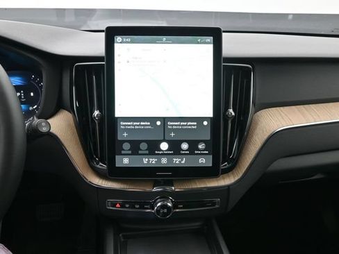 New 2027 Volvo XC60 B5 Plus AWD/4WD image 14