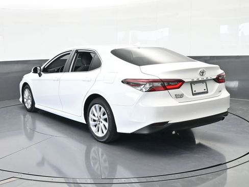 Used 2024 Toyota Camry LE image 4
