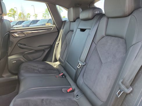 Used 2019 Porsche Macan image 14