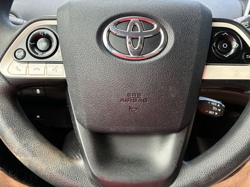 Used 2016 Toyota Prius Two FWD image 9