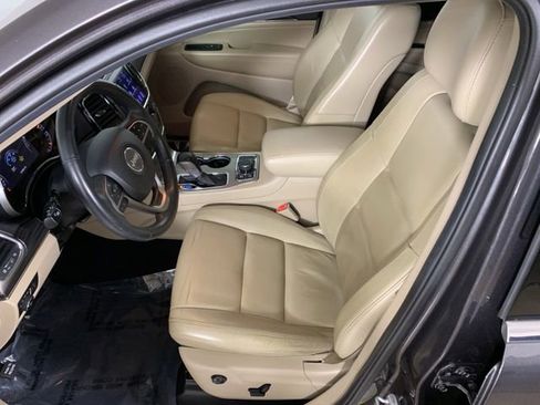 Used 2019 Jeep Grand Cherokee Limited AWD/4WD image 30
