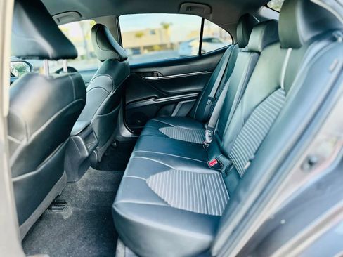 Used 2021 Toyota Camry SE FWD image 10