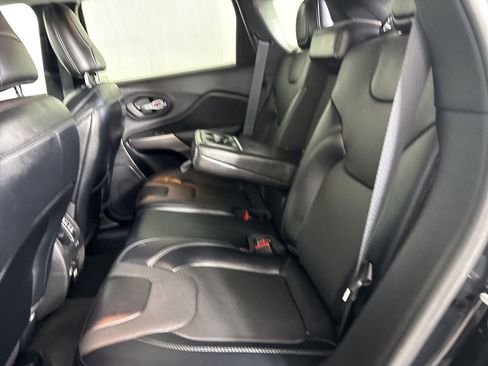 Used 2022 Jeep Cherokee Limited image 22