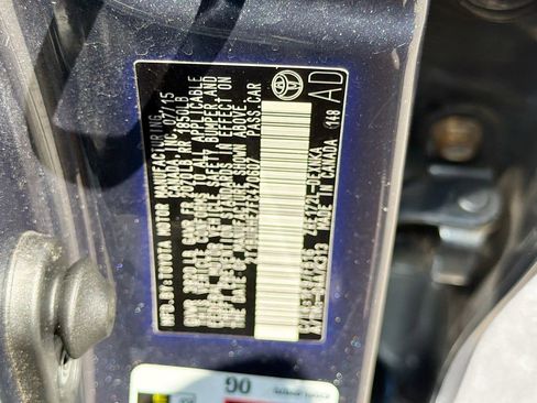 Used 2015 Toyota Corolla LE FWD image 38
