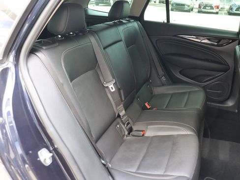 Used 2018 Buick Regal Essence w/ Driver Confidence Package #1 image 40