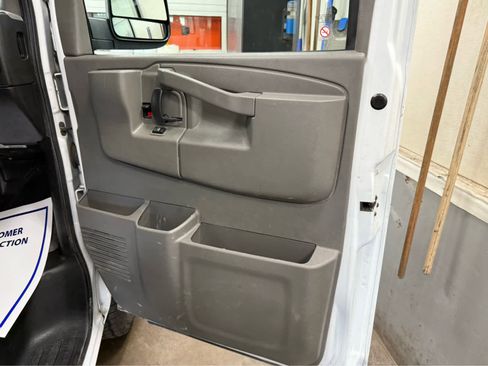 Used 2021 GMC Savana 2500 w/ Driver Convenience Package RWD image 29