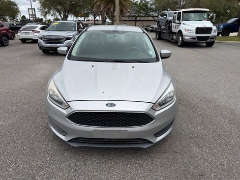 Used 2018 Ford Focus SE FWD image 11