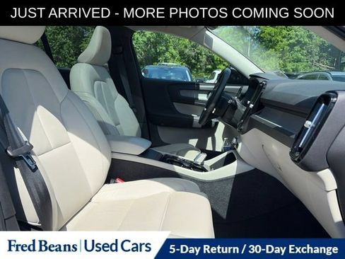 Used 2023 Volvo XC40 B5 Plus w/ Driver Assist Package AWD/4WD image 16