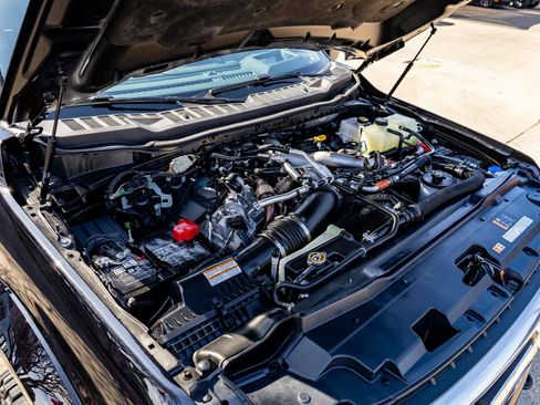 Used 2025 Ford F450 Platinum image 41