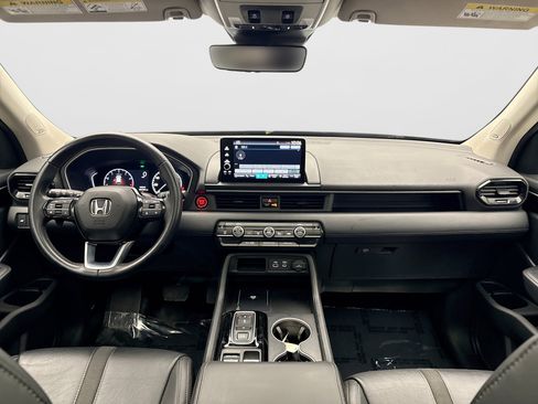 Used 2023 Honda Pilot Touring image 14