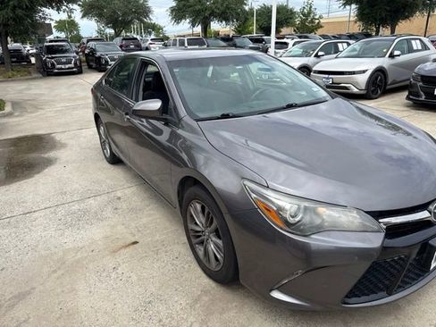 Used 2017 Toyota Camry SE FWD image 5