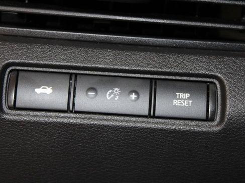 Used 2024 Nissan Altima 2.5 SV FWD image 45