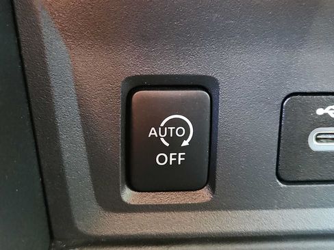 Used 2025 Nissan Sentra SV FWD image 25