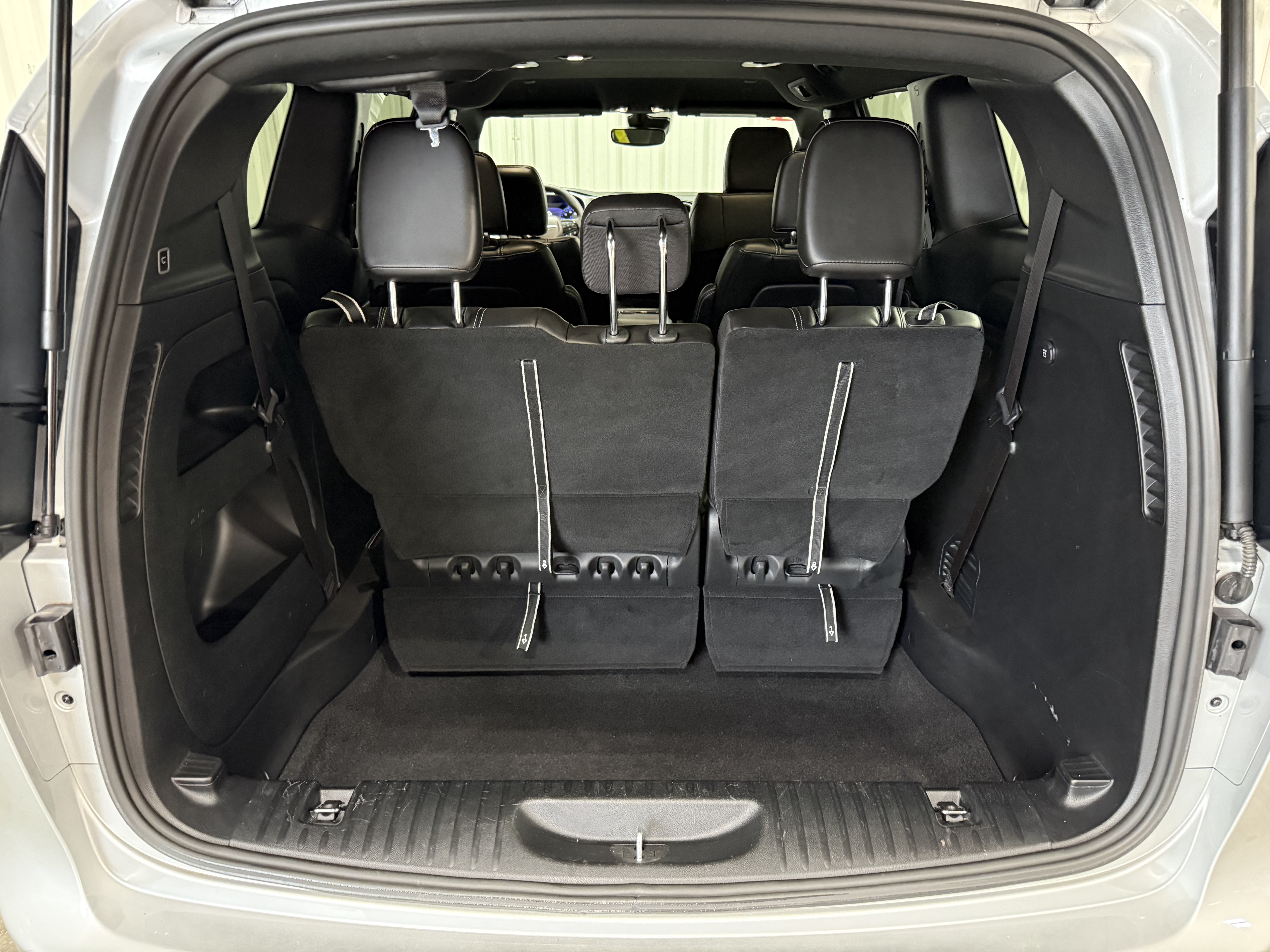 Used 2024 Chrysler Pacifica Touring-L w/ S Appearance Package FWD image 5