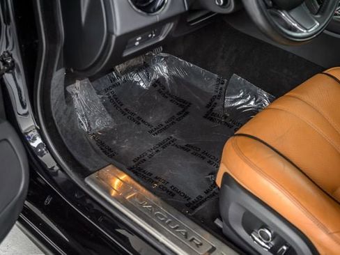 Used 2017 Jaguar XJ R-Sport image 41