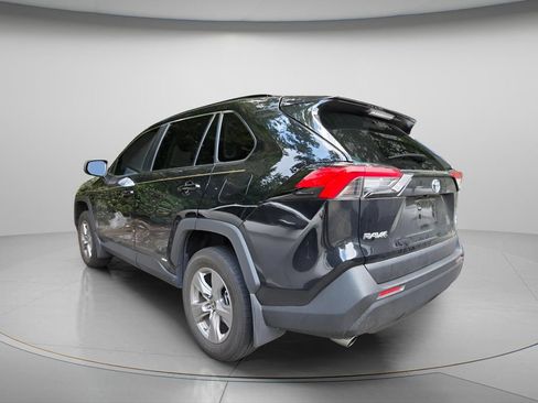 Used 2024 Toyota RAV4 LE AWD/4WD image 3