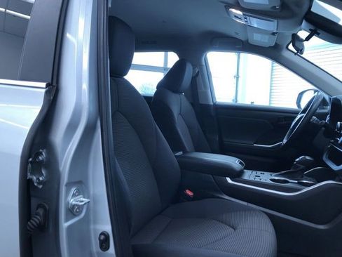 Certified 2024 Toyota Highlander LE image 24