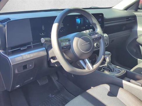 Used 2024 Hyundai Kona SE AWD/4WD image 9