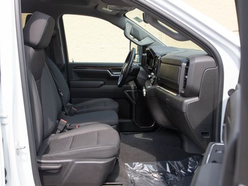 Used 2024 GMC Sierra 2500 SLE AWD/4WD image 11